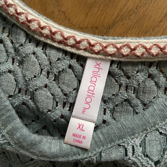 cute top - Picture 2 of 2